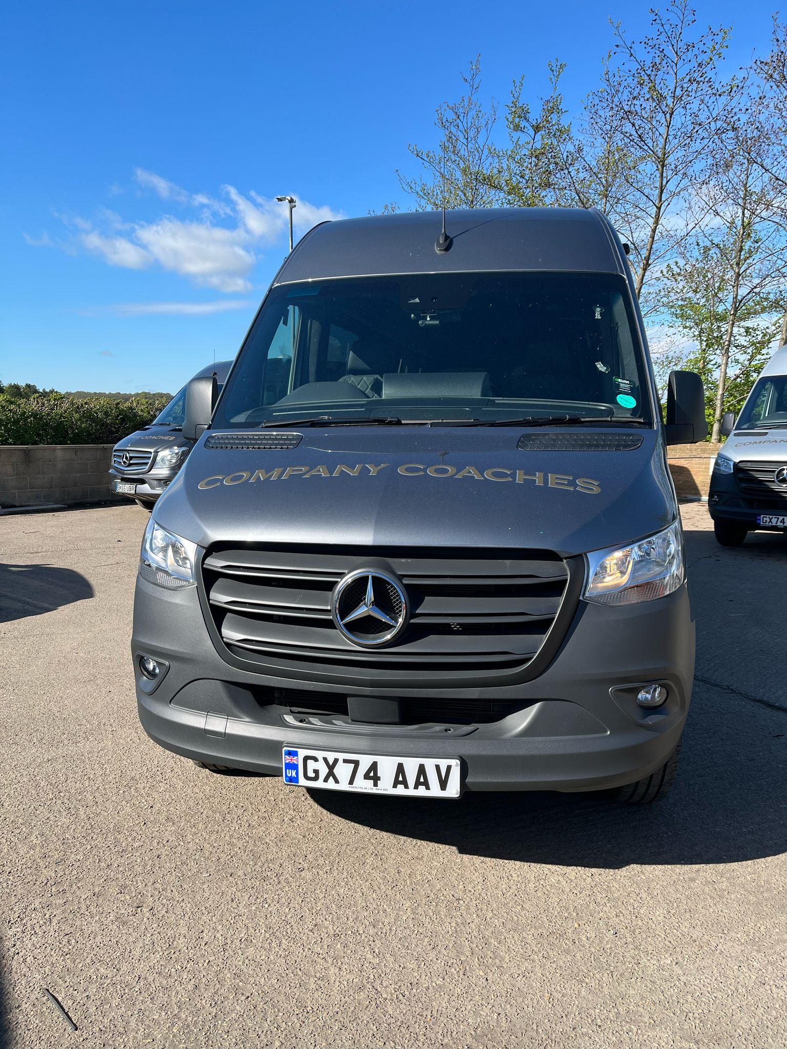Minibus hire Pontefract company leeds